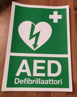 Defibrillaattori tarra